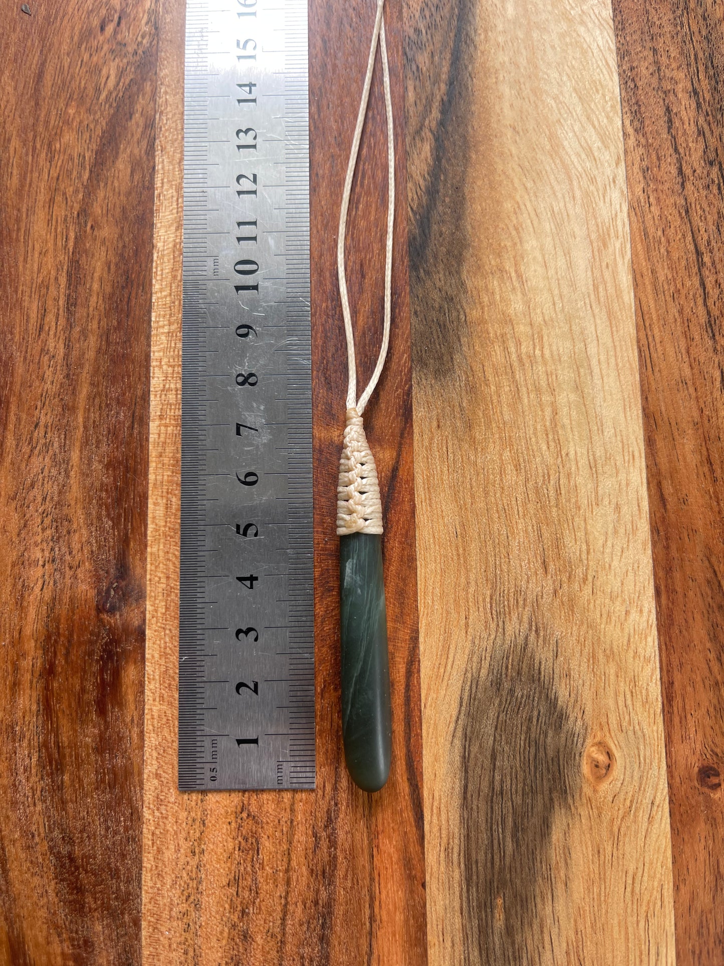 Pounamu 65x10mm (P024)