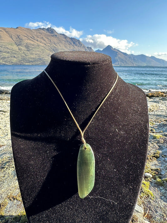 Pounamu 52x18mm (P021)