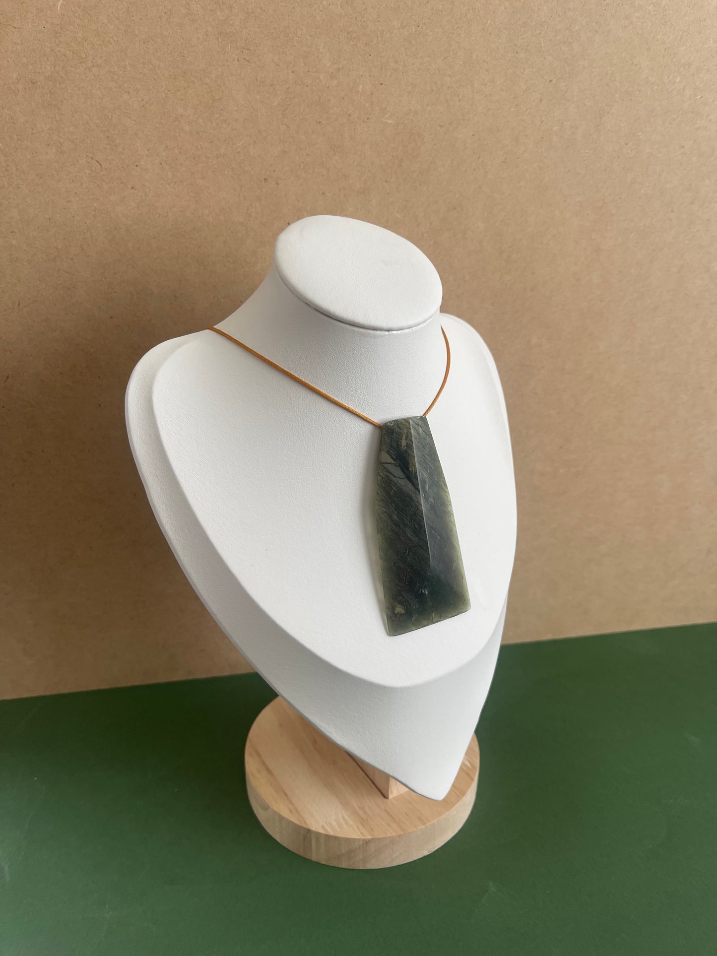 Jade | Pounamu 75x35mm (P031)